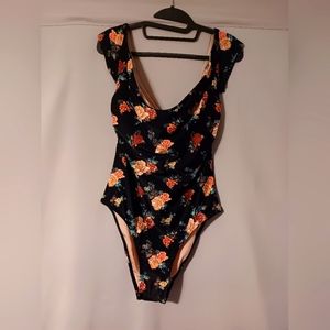 NWOT Size LG Maternity bathing suit